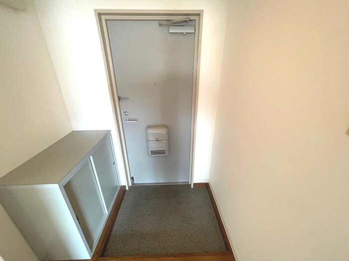 物件内観写真18　(玄関)