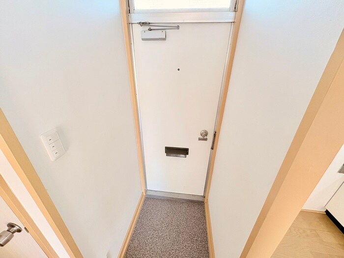 物件内観写真14　(玄関)