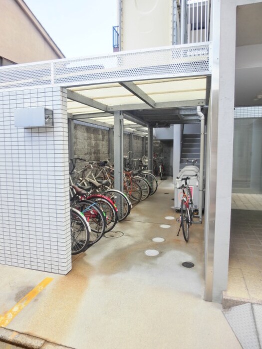 物件外観写真6　(駐輪場)