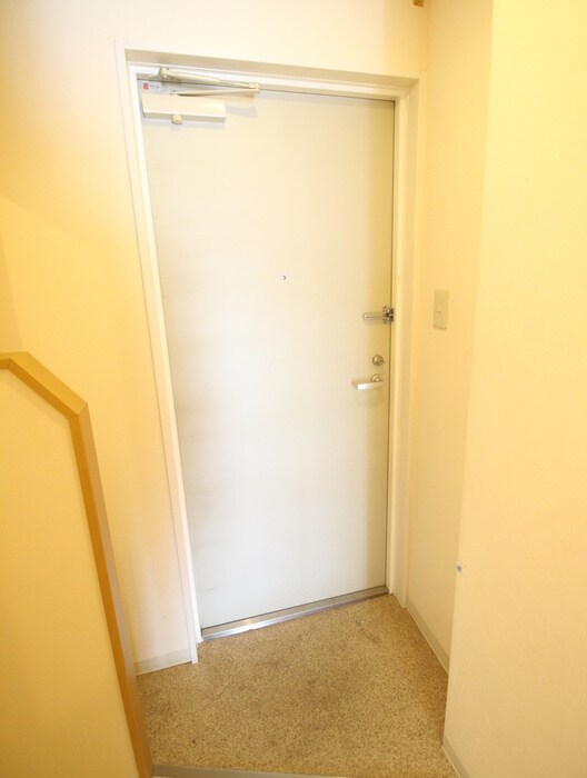 物件内観写真17　(玄関)