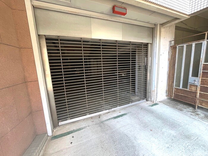 物件外観写真5　(駐車場)