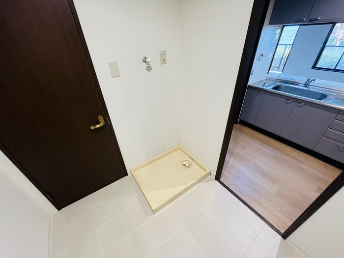 物件内観写真13　(洗濯機置場)