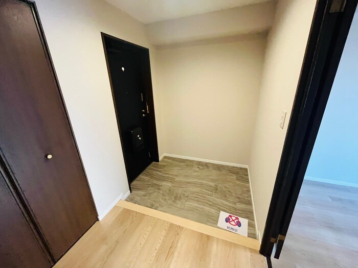 物件内観写真14　(玄関)