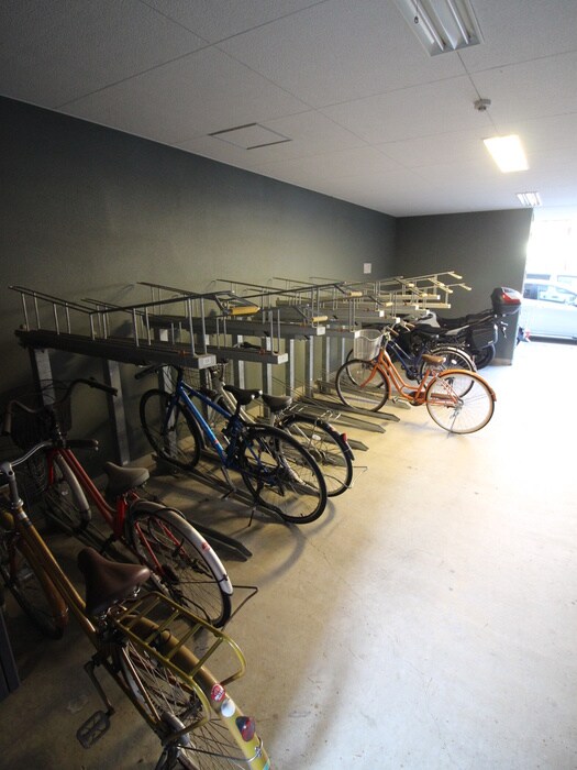 物件外観写真2　(駐輪場)