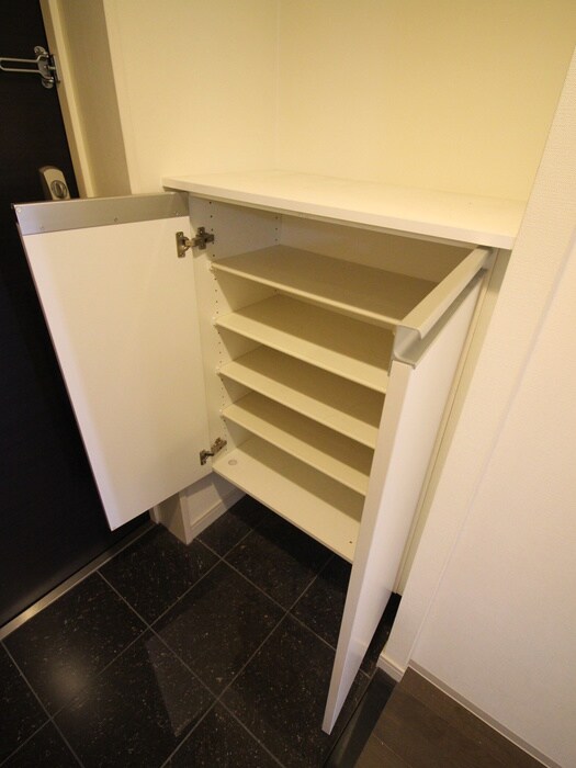 物件内観写真8　(靴箱)