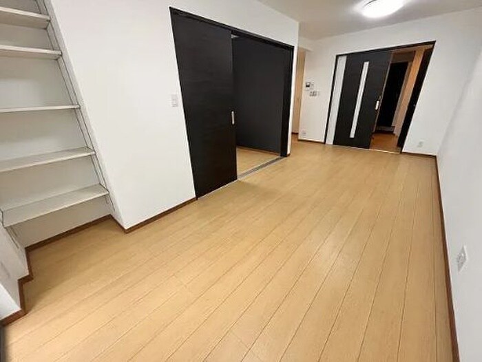 物件内観写真3　(居室)