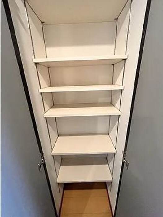 物件内観写真11　(収納)