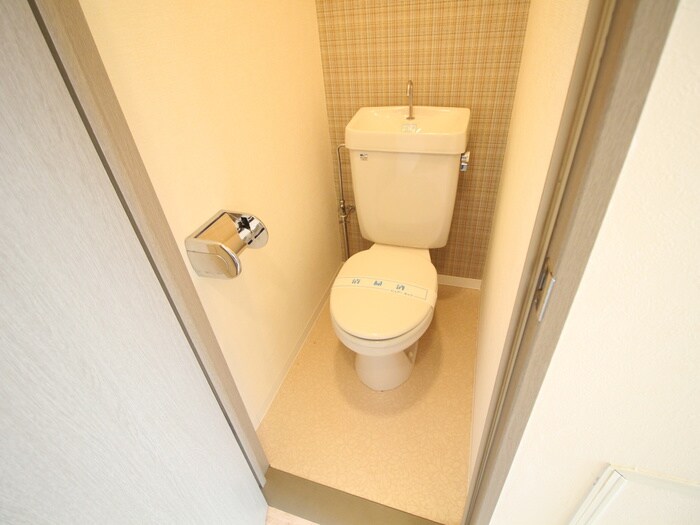 物件内観写真8　(トイレ)
