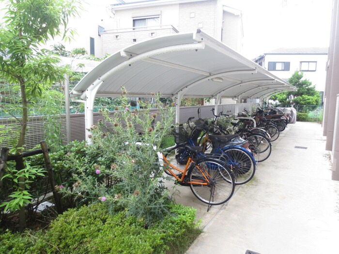 物件外観写真4　(駐輪場)