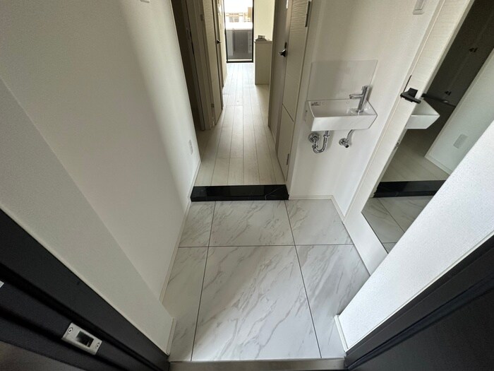 物件内観写真9　(玄関)