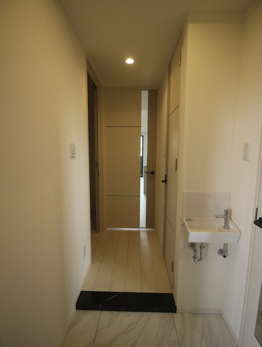 物件内観写真9　(玄関)