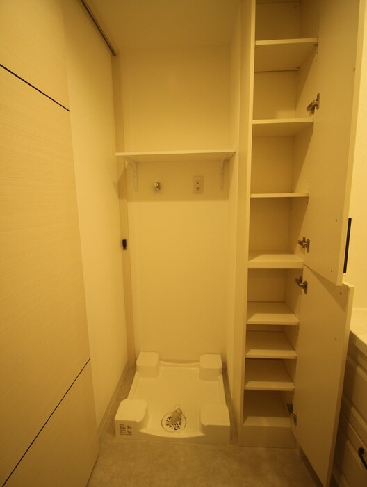 物件内観写真12　(洗濯機置場)