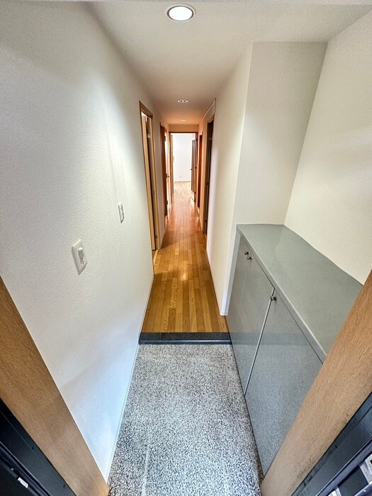 物件内観写真16　(玄関)