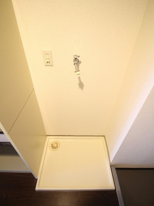 物件内観写真11　(洗濯機置場)