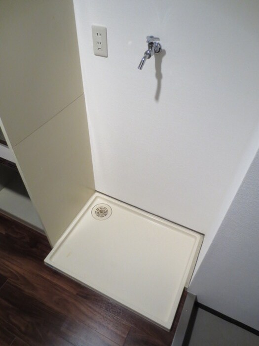 物件内観写真11　(洗濯機置場)