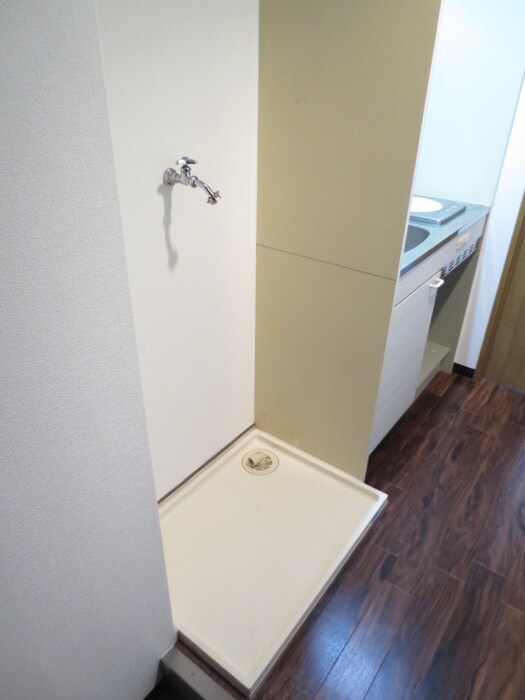 物件内観写真12　(洗濯機置場)