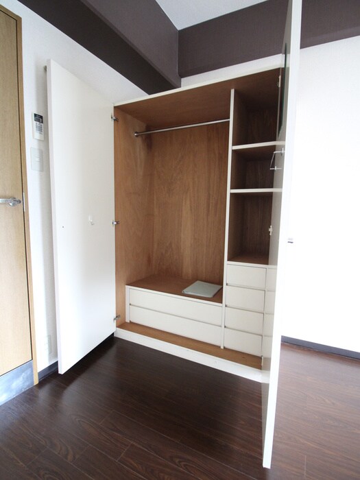 物件内観写真12　(収納)