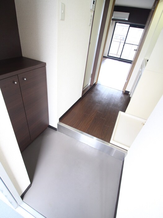 物件内観写真14　(玄関)