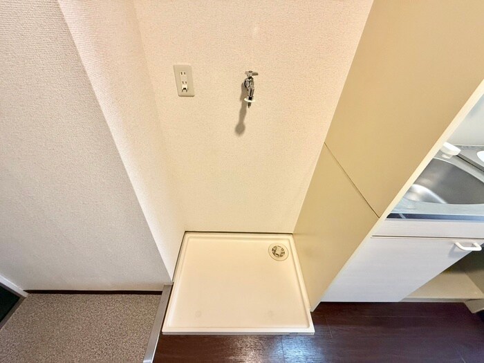 物件内観写真16　(洗濯機置場)