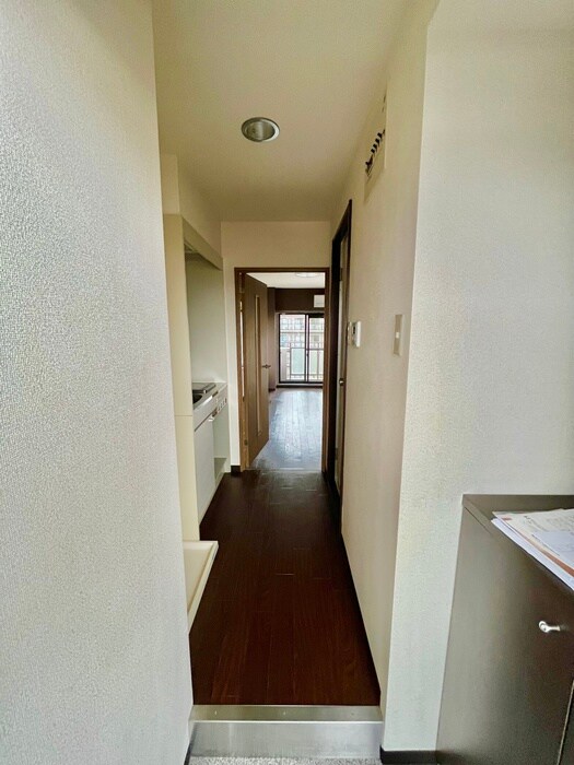 物件内観写真20　(廊下)