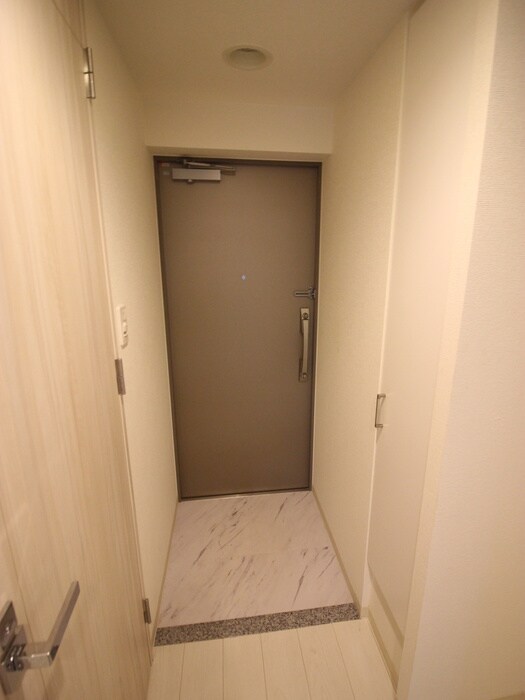 物件内観写真7　(玄関)