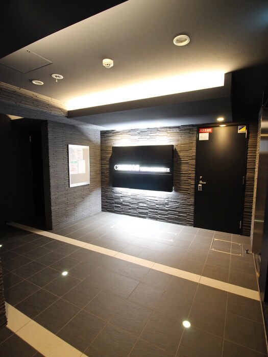 物件外観写真5　(エントランス部分)