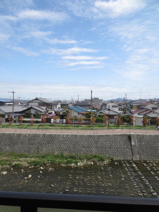 物件内観写真16　(室内からの展望)