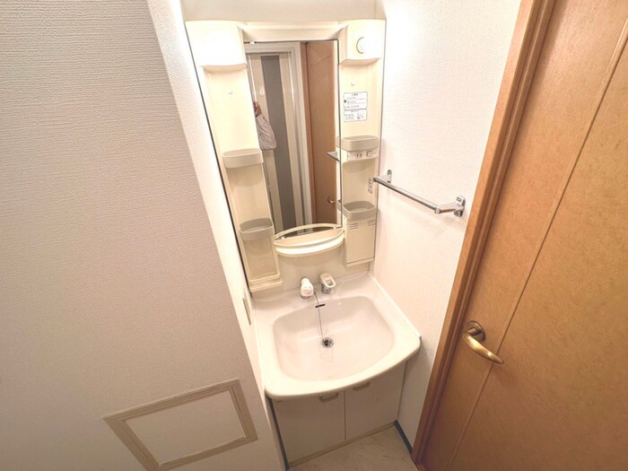 物件内観写真8　(洗面)