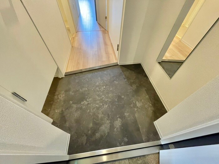 物件内観写真17　(玄関)