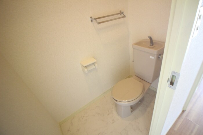 物件内観写真15　(トイレ)