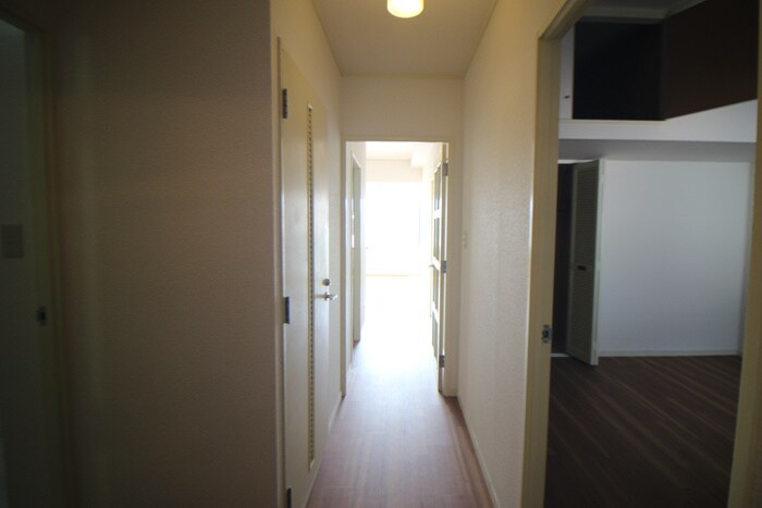 物件内観写真18　(廊下)