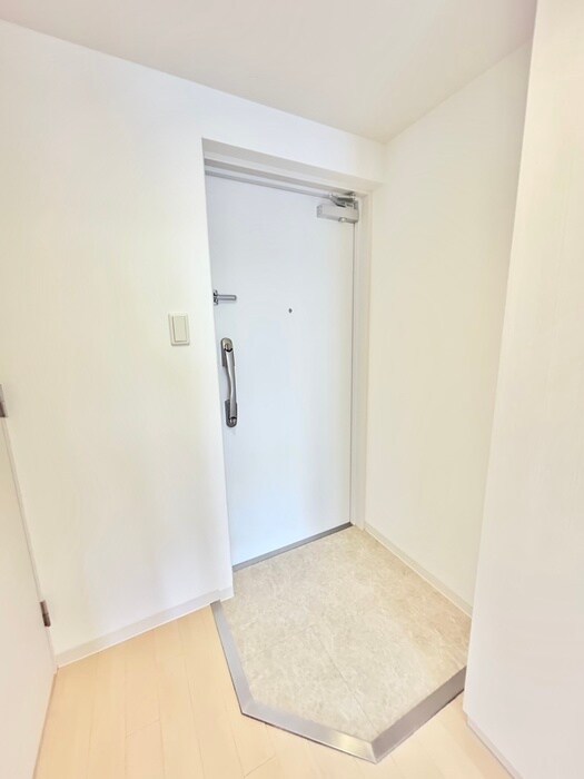 物件内観写真12　(玄関)