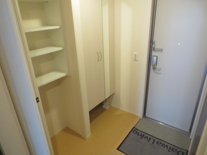 物件内観写真16　(靴箱)