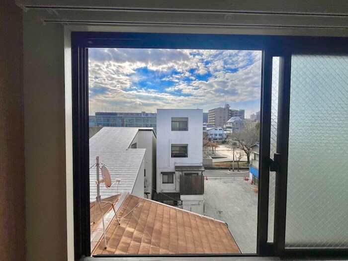 物件内観写真20　(室内からの展望)