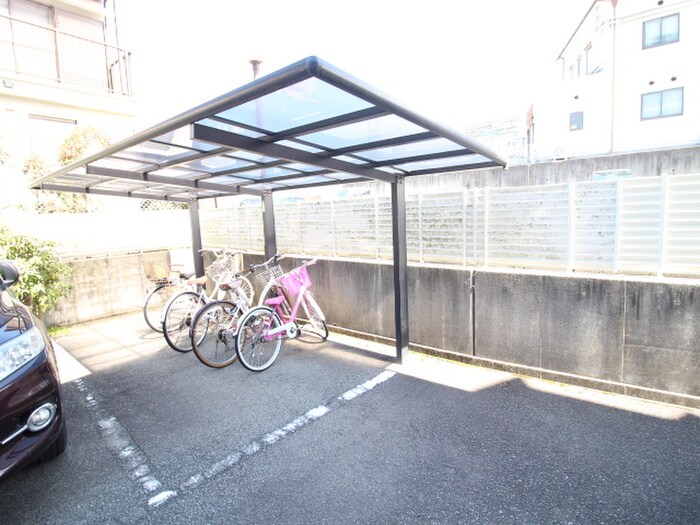 物件外観写真3　(駐輪場)