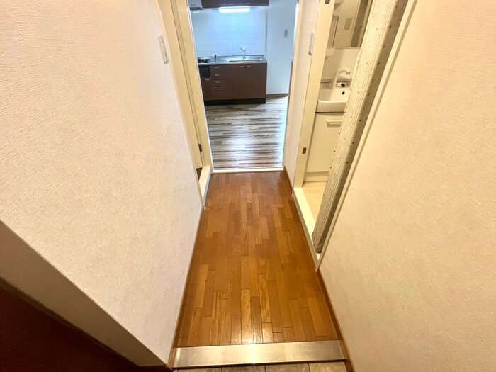 物件内観写真20　(廊下)