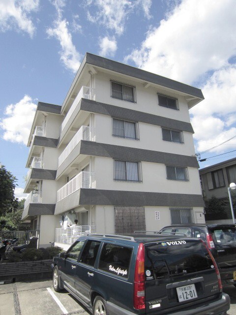 物件外観写真1　(エントランス部分)