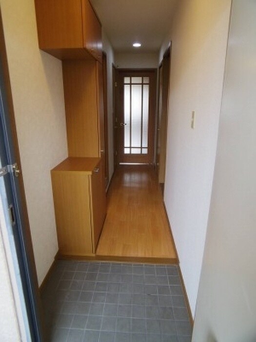 物件内観写真16　(玄関)
