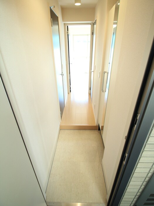 物件内観写真7　(玄関)