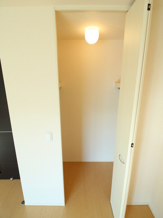 物件内観写真11　(収納)