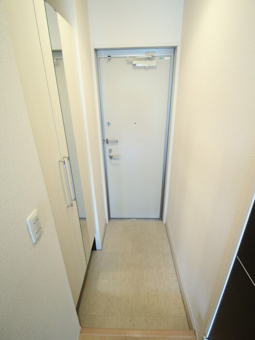 物件内観写真12　(玄関)