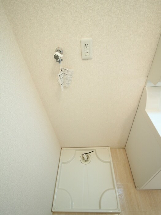 物件内観写真16　(洗濯機置場)