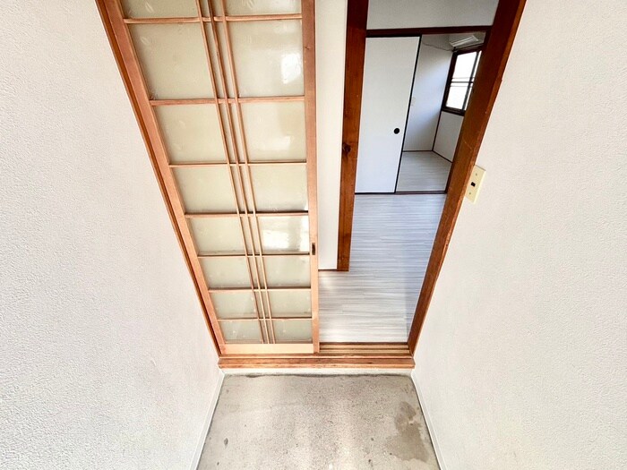 物件内観写真18　(玄関)