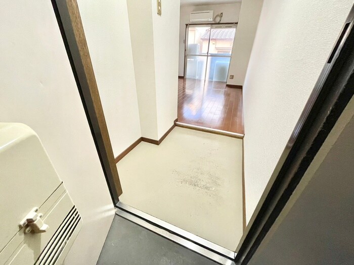 物件内観写真17　(玄関)