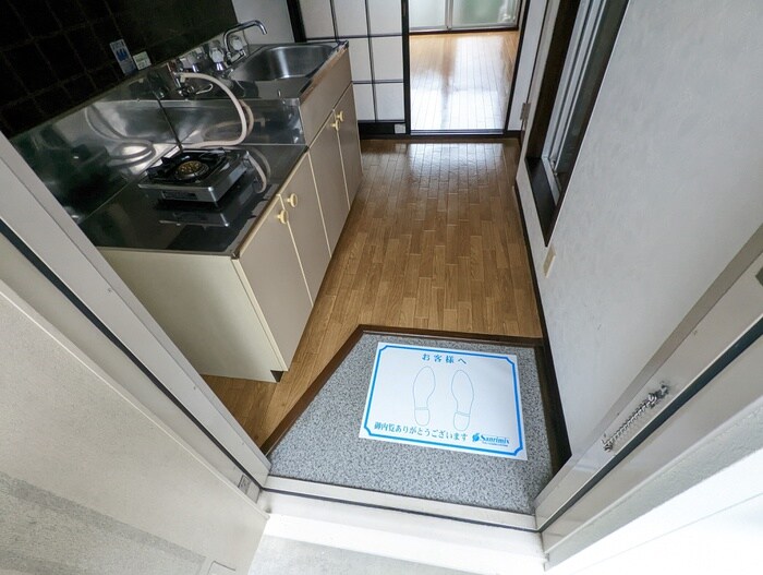 物件内観写真7　(玄関)