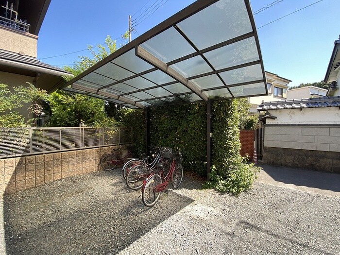 物件外観写真6　(駐輪場)