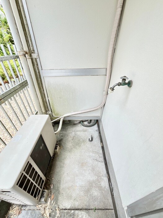 物件内観写真13　(洗濯機置場)