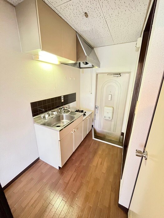 物件内観写真16　(廊下)