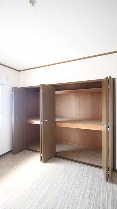 物件内観写真12　(収納)