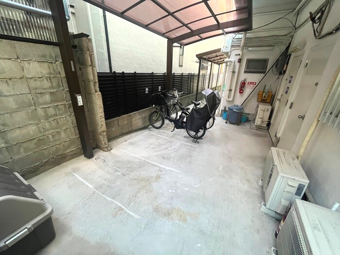 物件外観写真6　(駐車場)